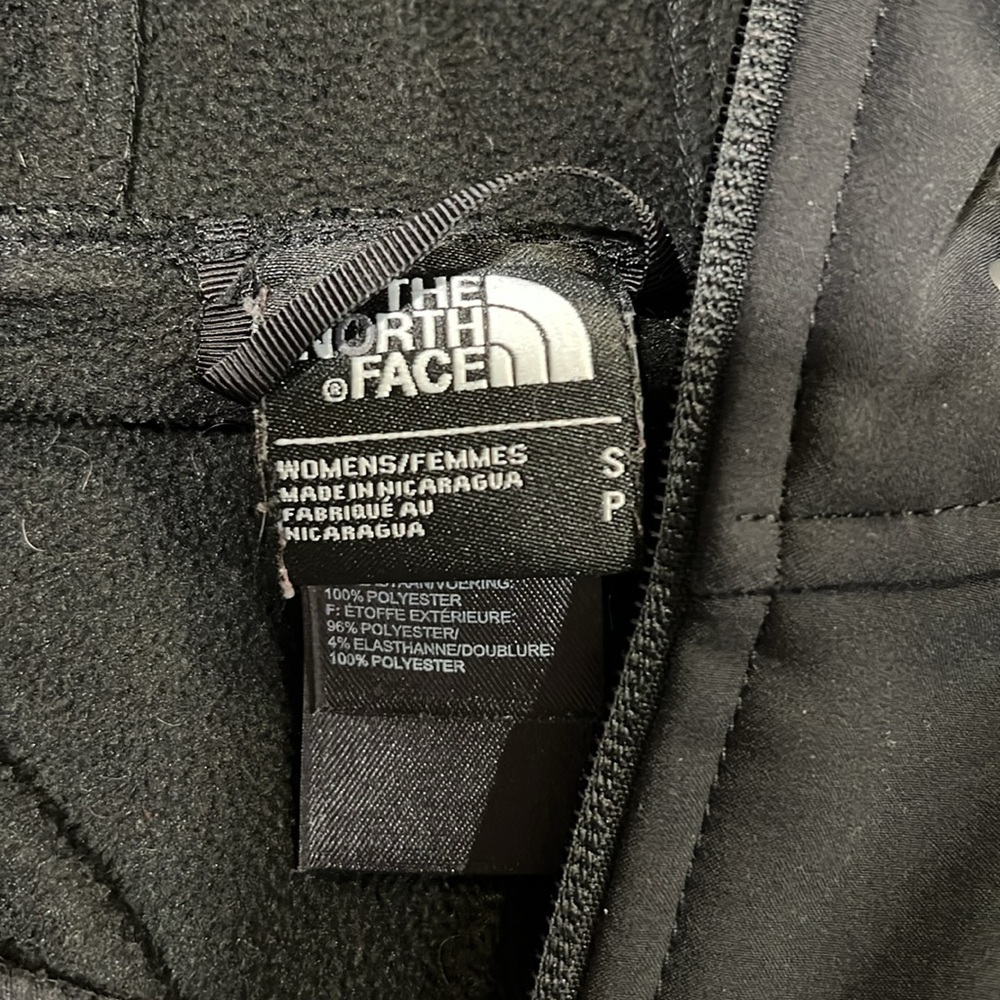 The North Face - small black hooded coat - Picture 5 of 12